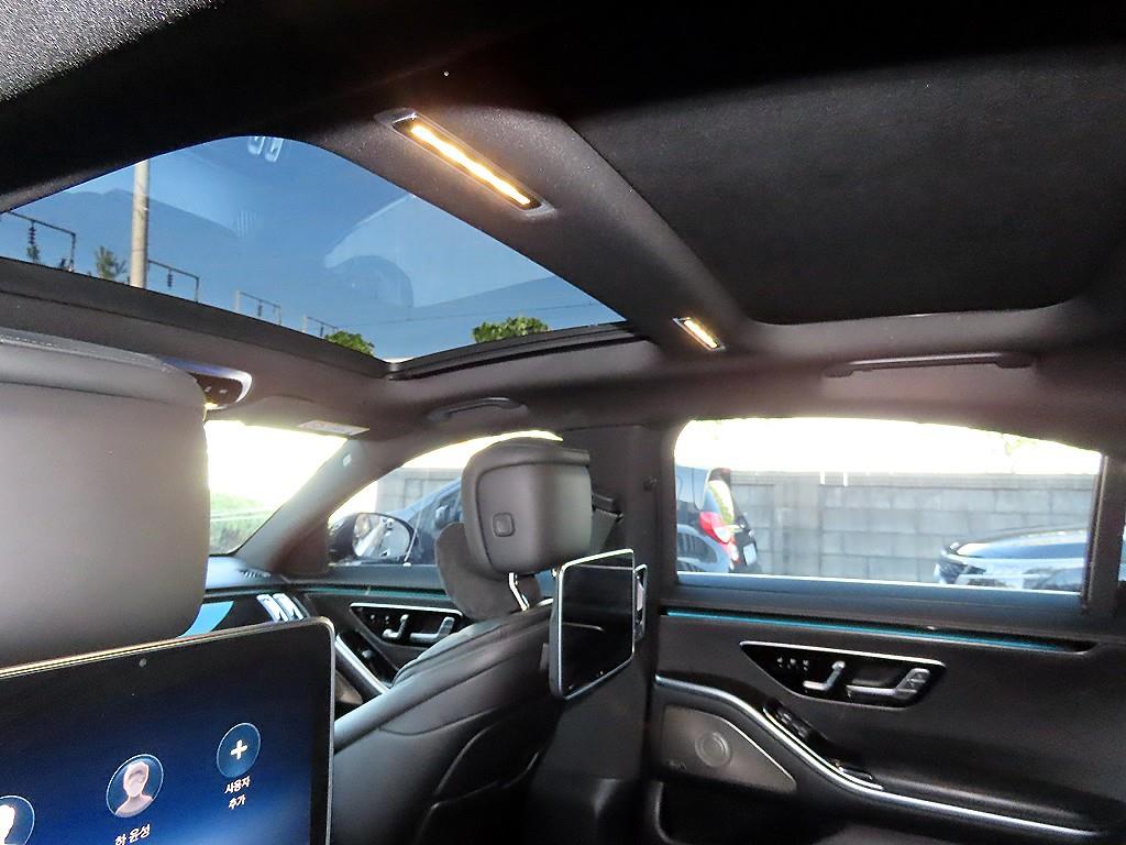 Mercedes-Benz S-Class — photo 16