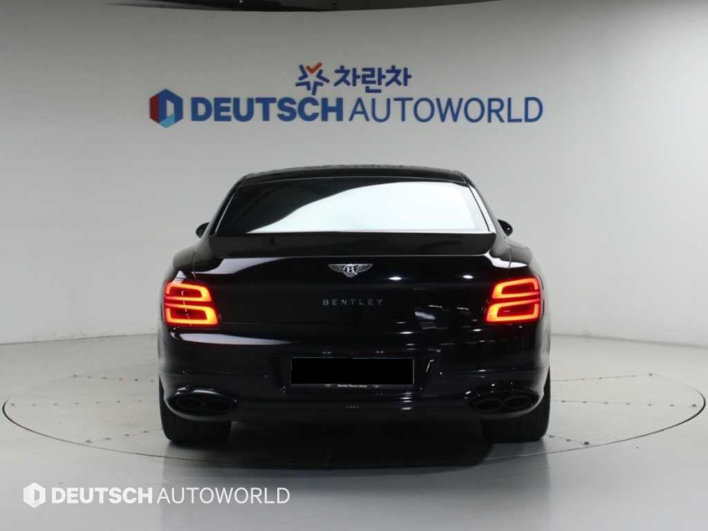 Bentley Flying Spur — photo 04