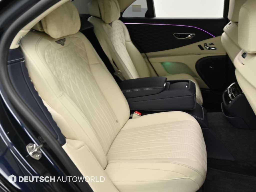 Bentley Flying Spur — photo 12