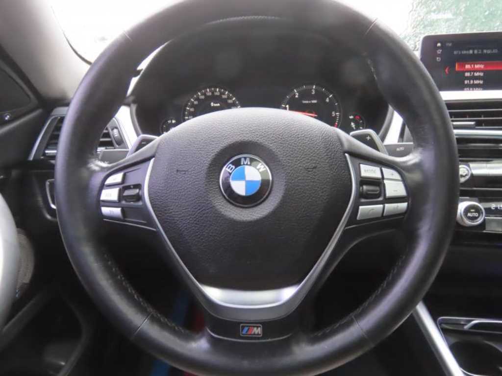 BMW 4-Series — photo 11