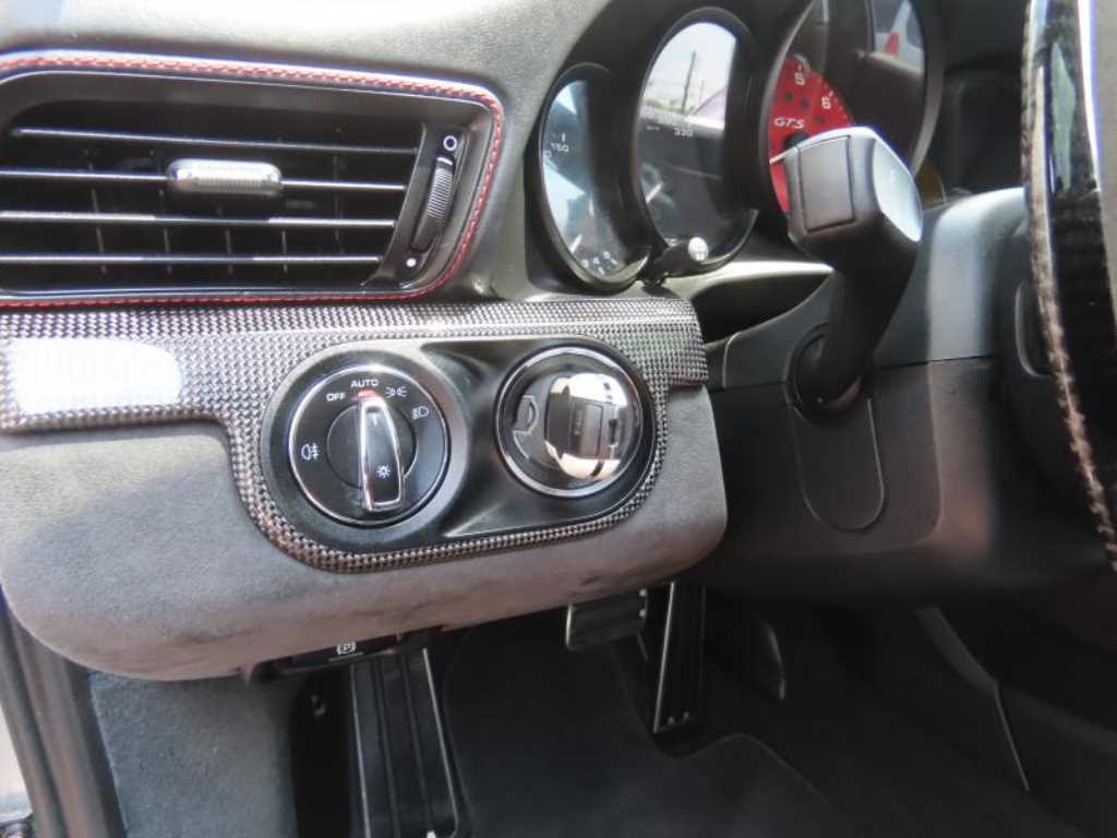 Porsche 911 — photo 13