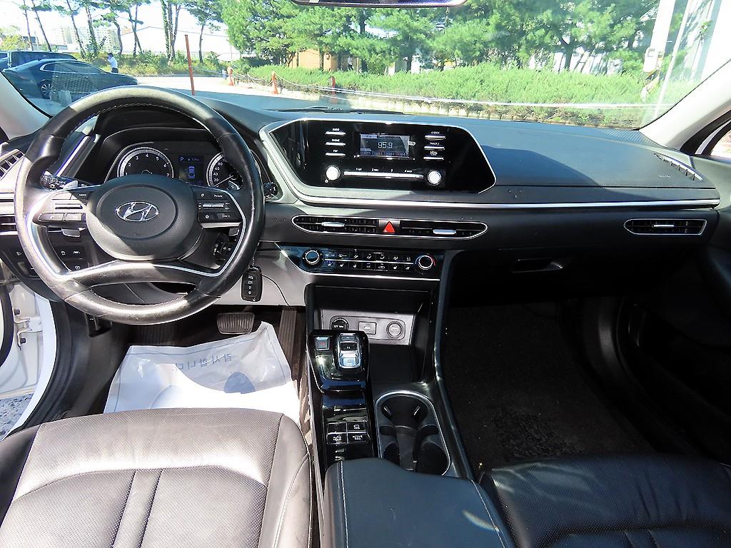 Hyundai Sonata — photo 07