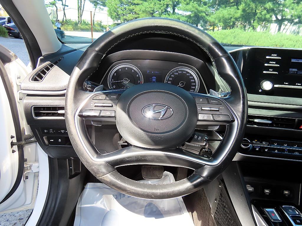 Hyundai Sonata — photo 08