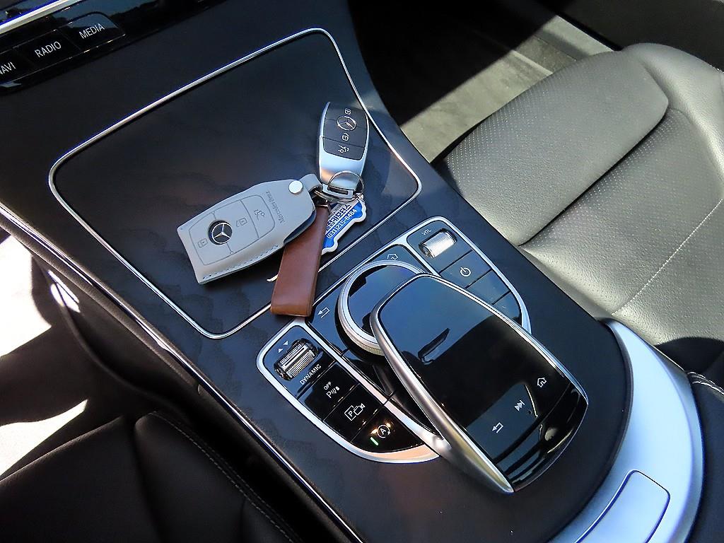 Mercedes-Benz C-Class — photo 13