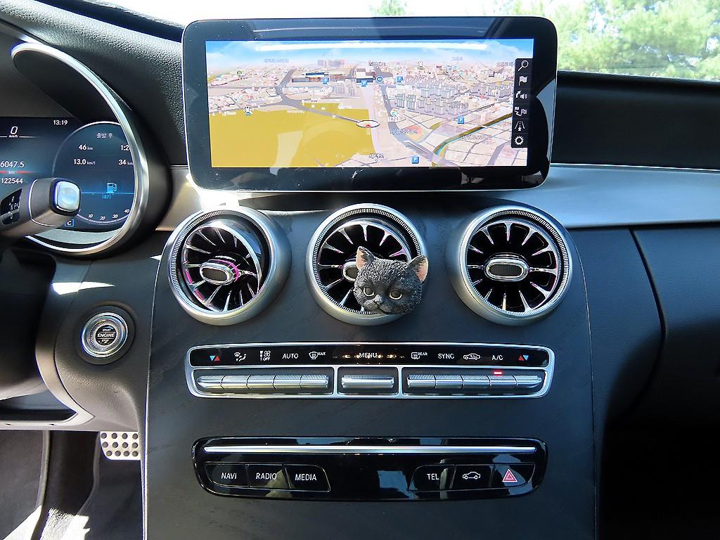 Mercedes-Benz C-Class — photo 14