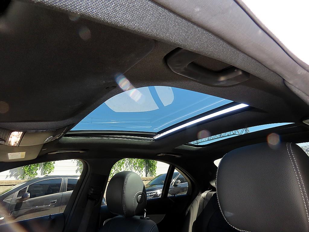 Mercedes-Benz C-Class — photo 17
