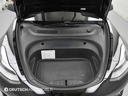 Tesla Model 3 — photo 06