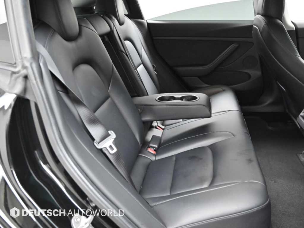 Tesla Model 3 — photo 12