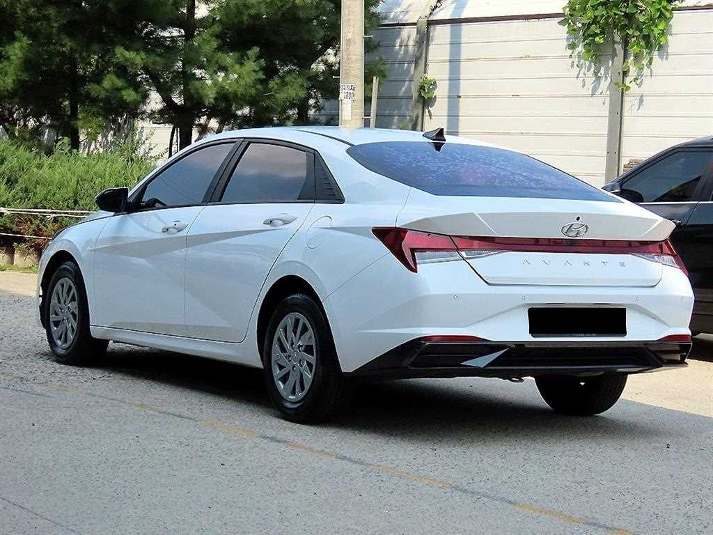 Hyundai Avante — photo 03