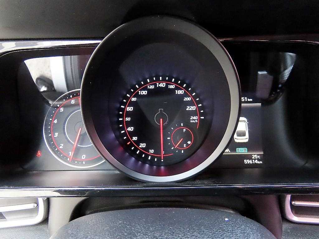 Hyundai Avante — photo 09