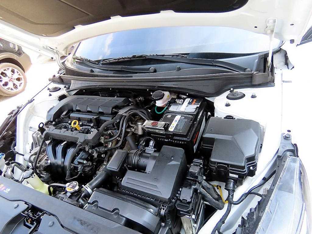 Hyundai Avante — photo 17