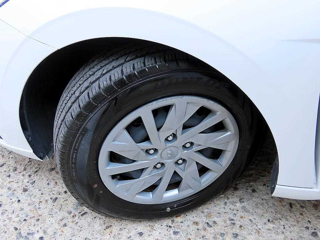 Hyundai Avante — photo 18