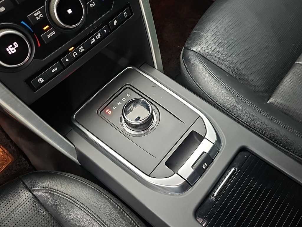Land Rover Discovery Sport — photo 08