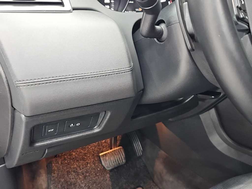 Land Rover Discovery Sport — photo 17
