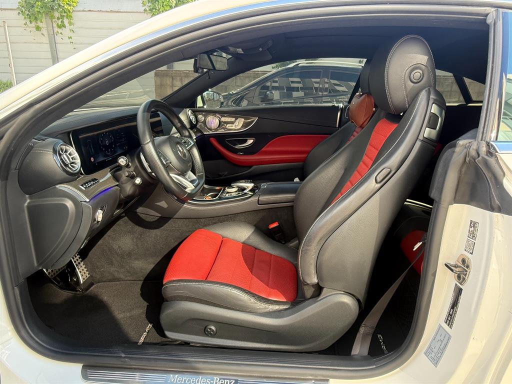 Mercedes-Benz E-Class — photo 05
