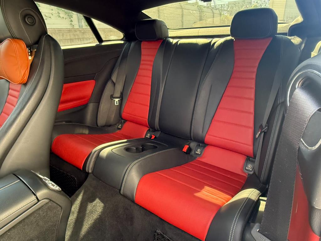 Mercedes-Benz E-Class — photo 06