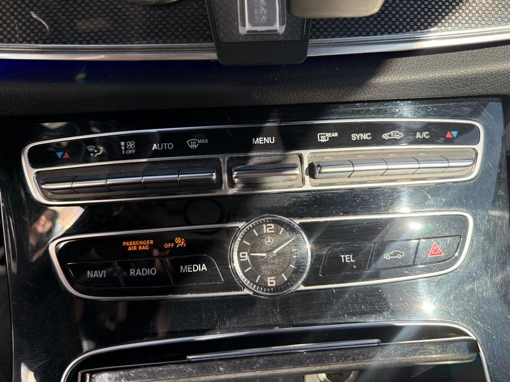 Mercedes-Benz E-Class — photo 12