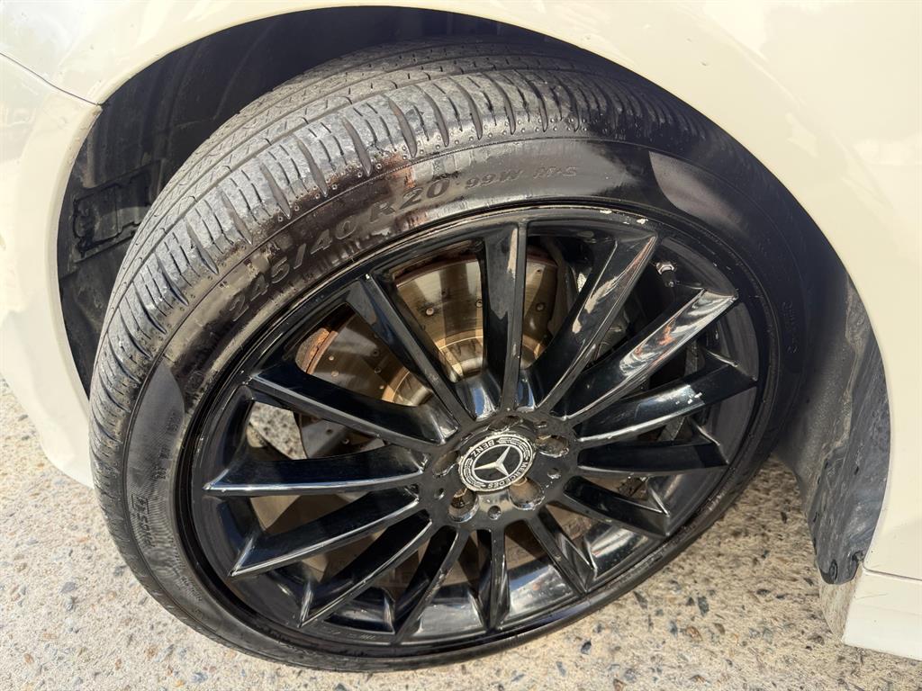 Mercedes-Benz E-Class — photo 20