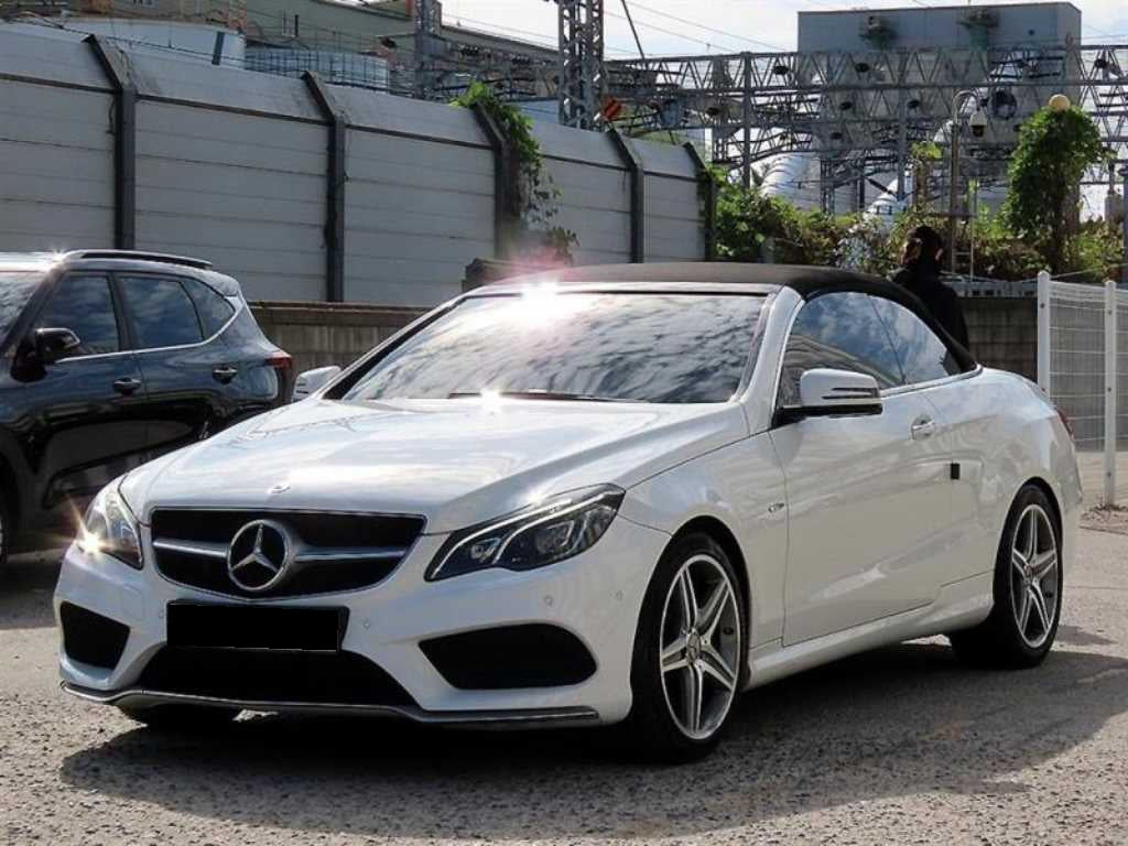 Mercedes-Benz E-Class — photo 02