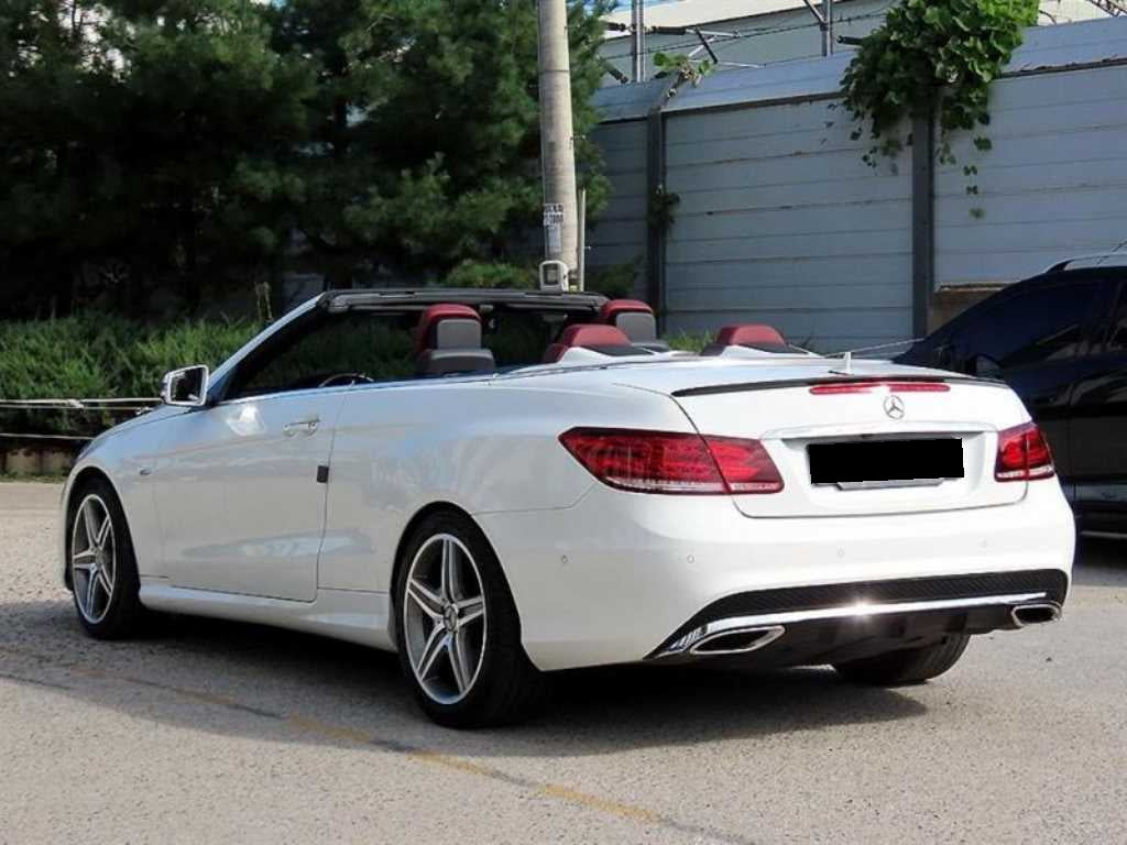 Mercedes-Benz E-Class — photo 07