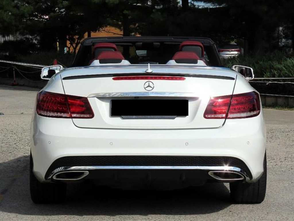 Mercedes-Benz E-Class — photo 08