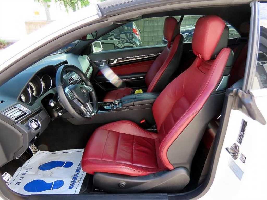 Mercedes-Benz E-Class — photo 09