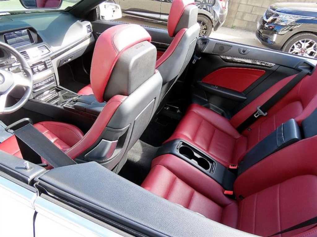 Mercedes-Benz E-Class — photo 10