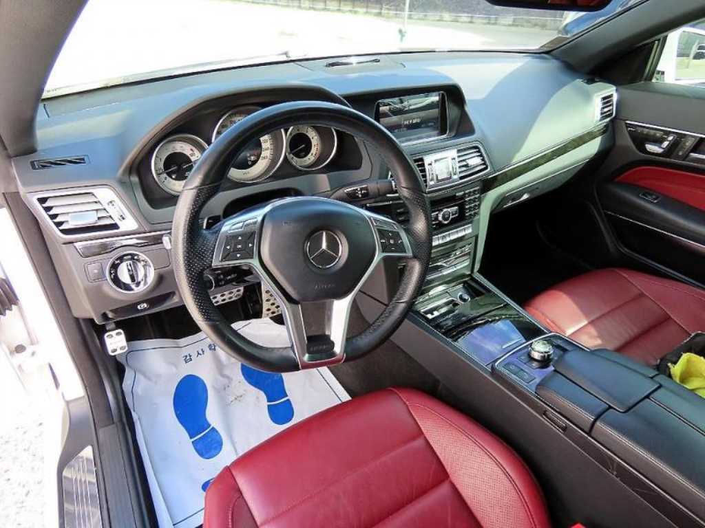 Mercedes-Benz E-Class — photo 11