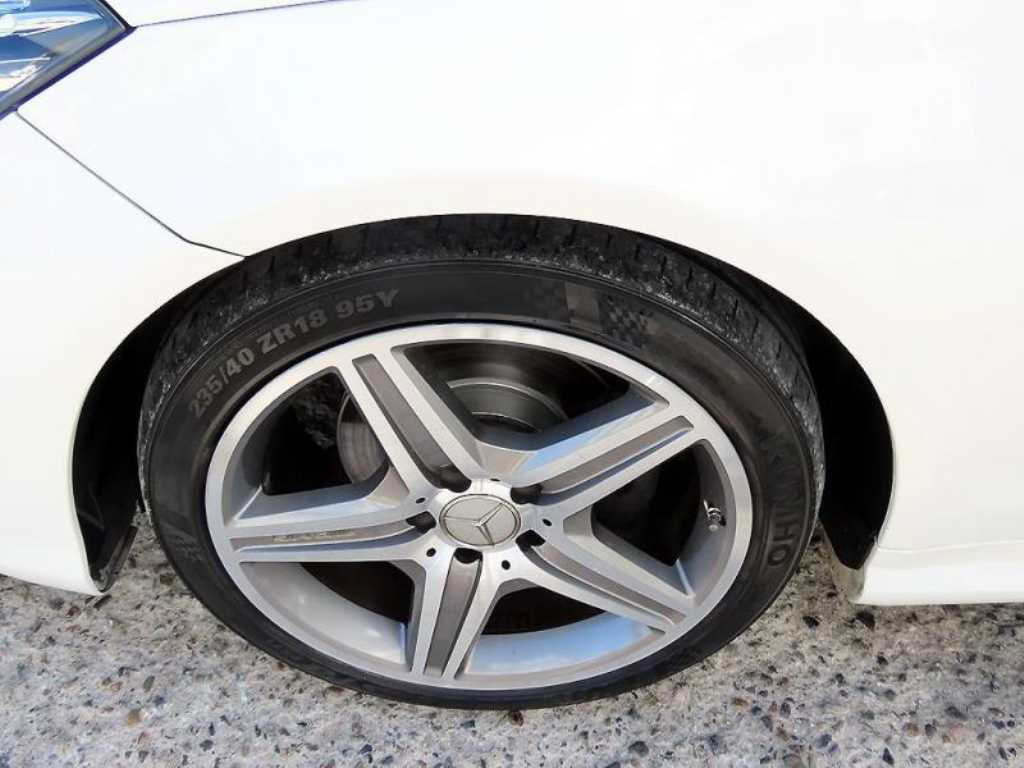 Mercedes-Benz E-Class — photo 20