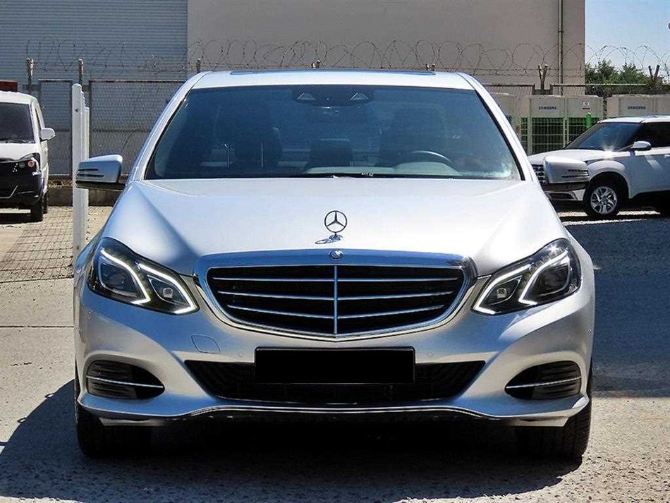 Mercedes-Benz E-Class — photo 01