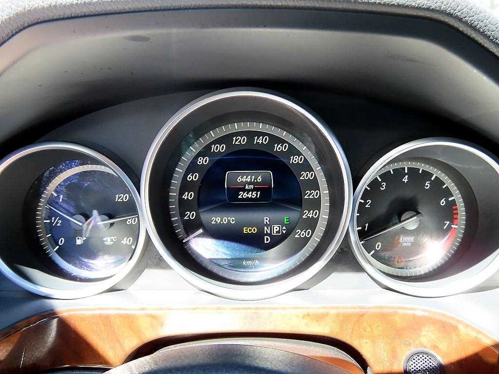 Mercedes-Benz E-Class — photo 09