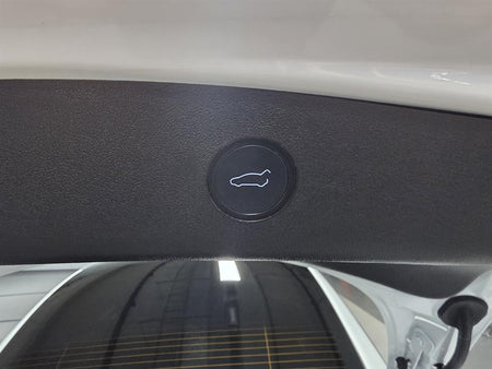Tesla Model 3 — photo 08