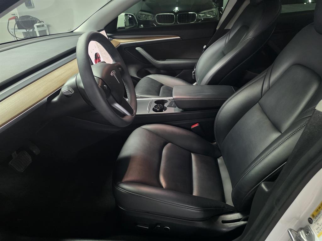 Tesla Model 3 — photo 10