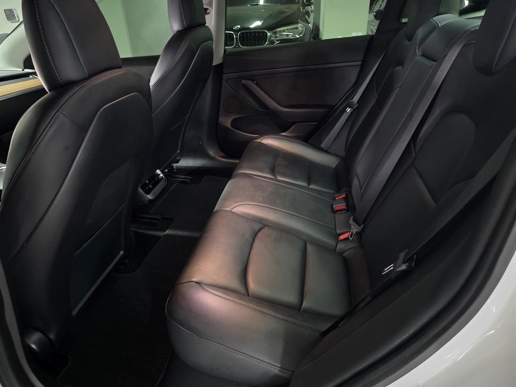 Tesla Model 3 — photo 11