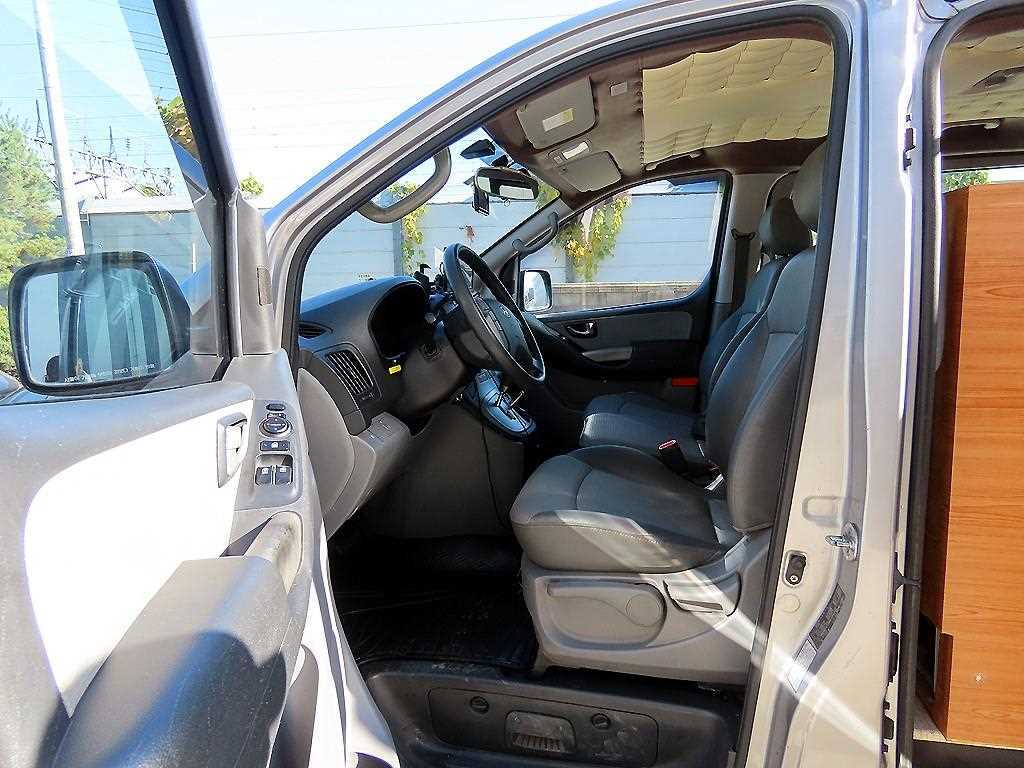 Hyundai Starex — photo 05