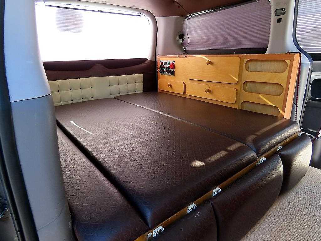 Hyundai Starex — photo 07