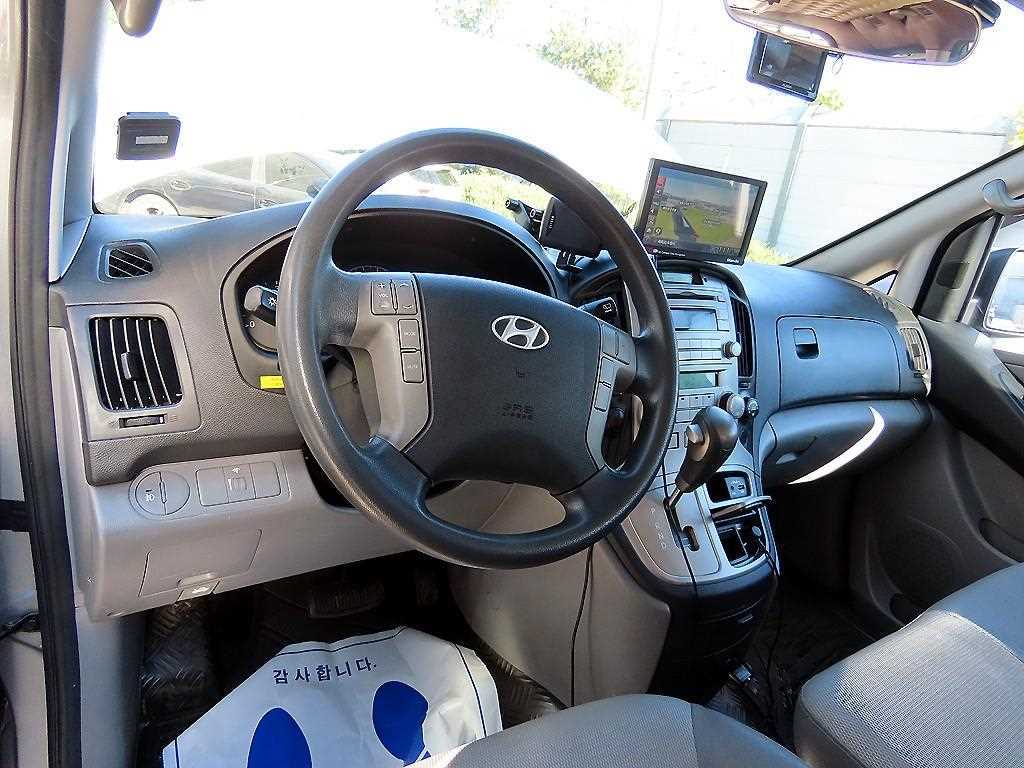 Hyundai Starex — photo 08
