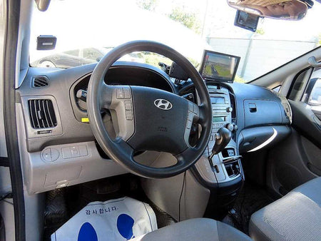 Hyundai Starex — photo 08