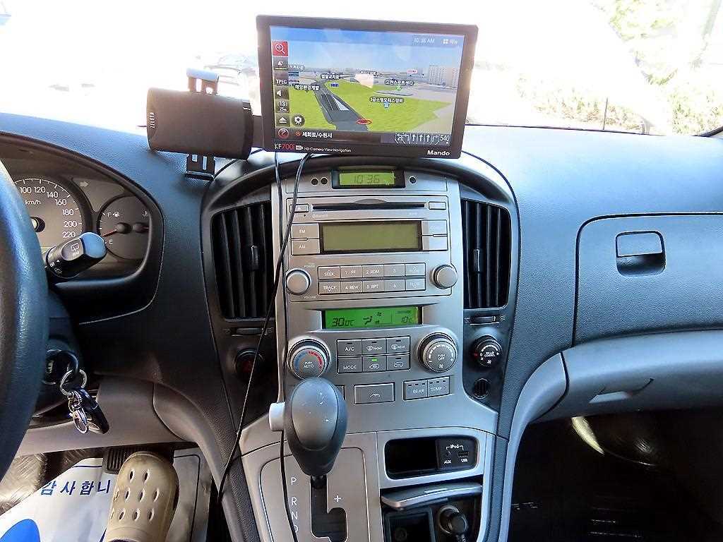 Hyundai Starex — photo 10
