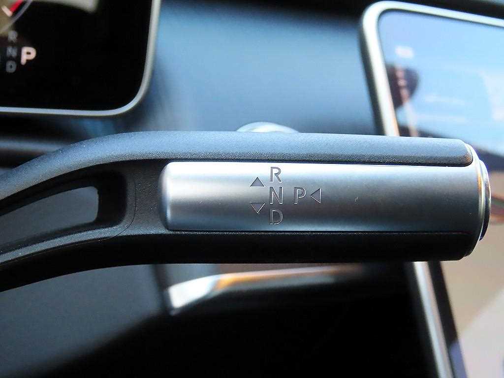 Mercedes-Benz S-Class — photo 11