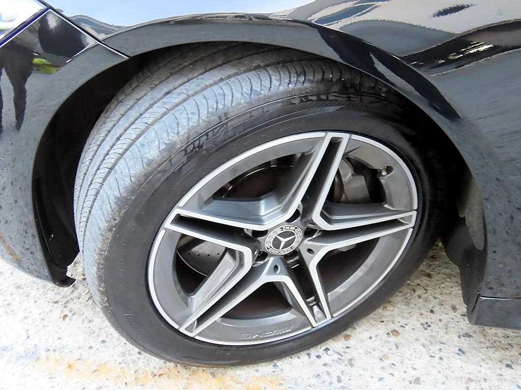 Mercedes-Benz S-Class — photo 20
