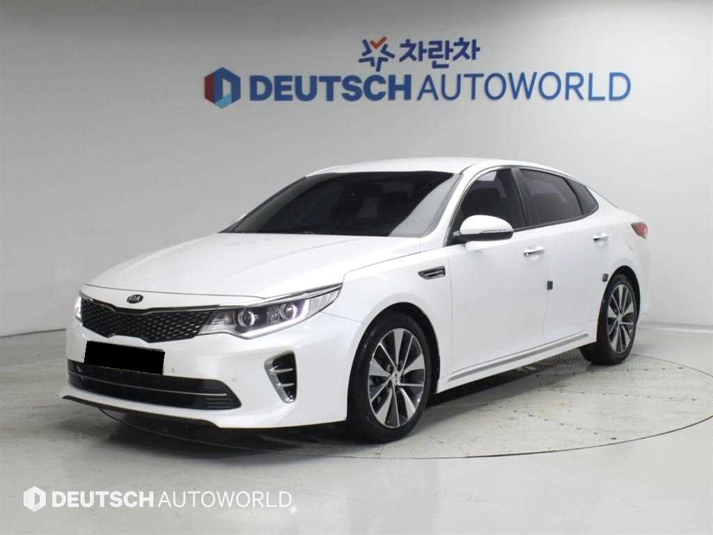 Kia K5 — photo 01