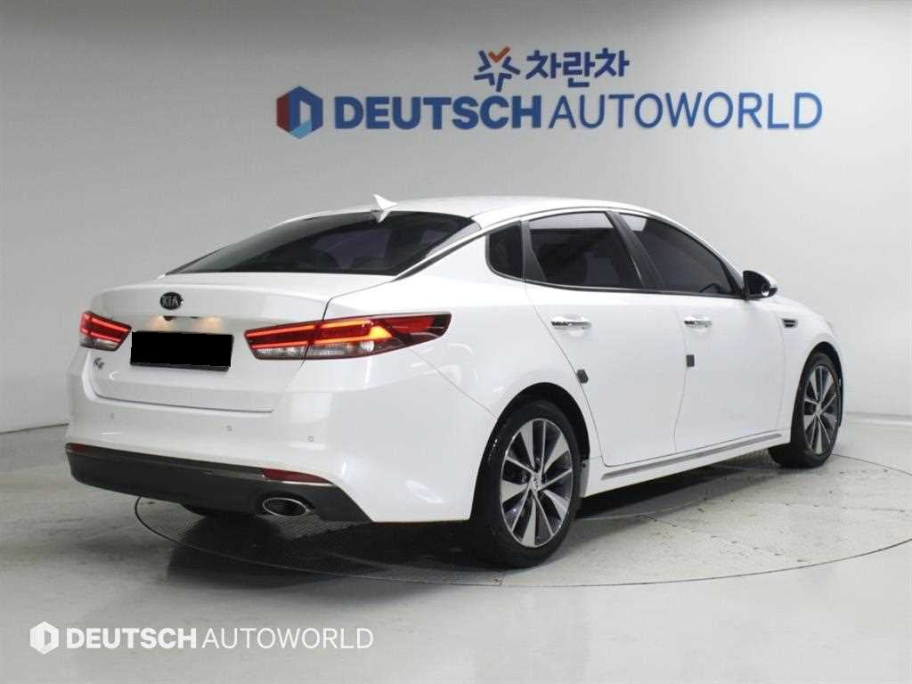 Kia K5 — photo 02