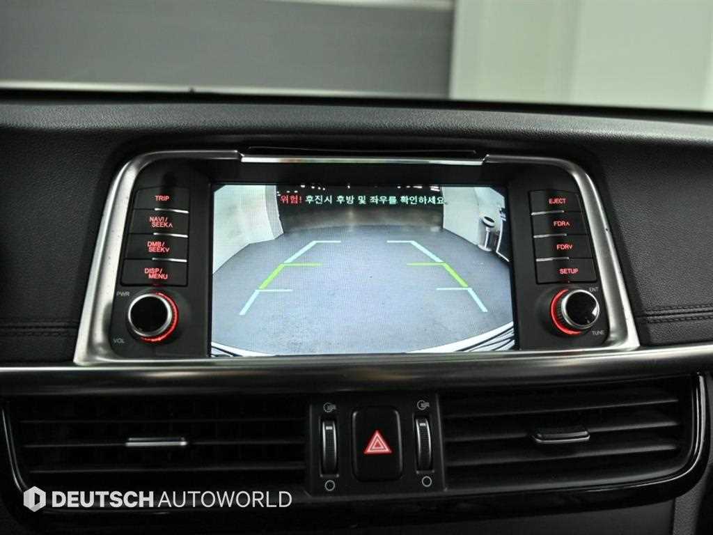 Kia K5 — photo 08