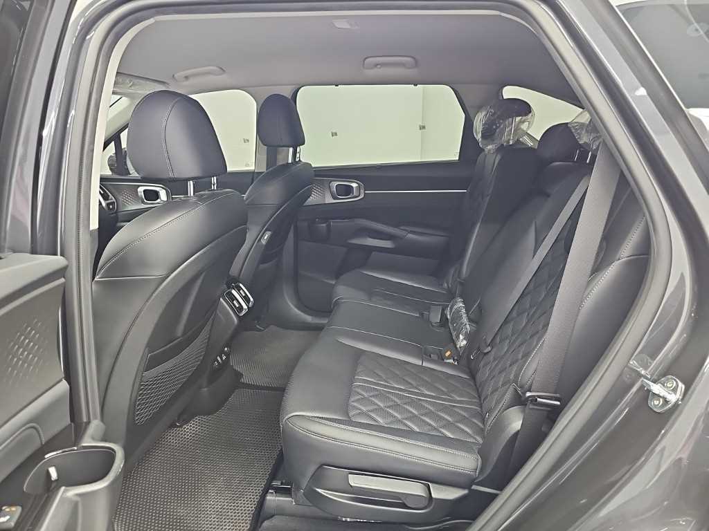 Kia Sorento — photo 12
