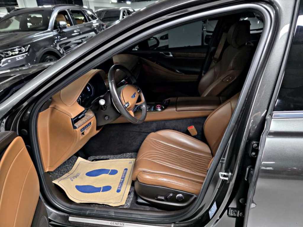 Genesis G80 — photo 09
