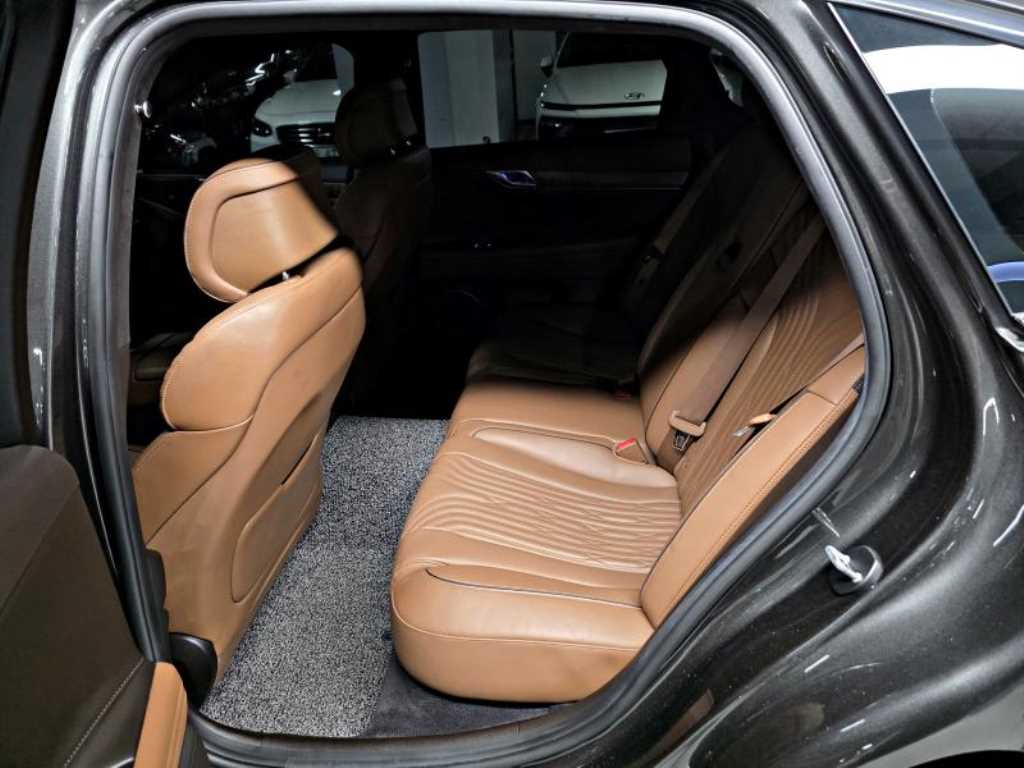 Genesis G80 — photo 10