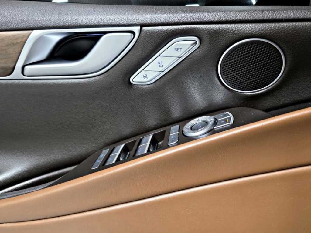 Genesis G80 — photo 11