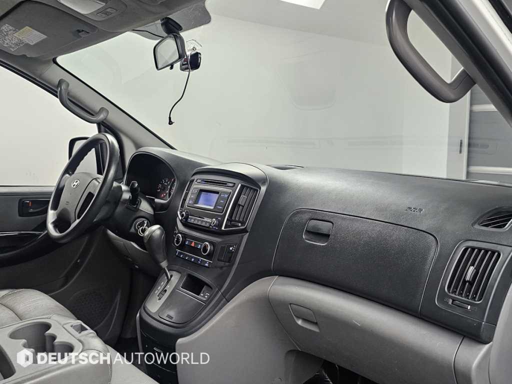 Hyundai Starex — photo 07