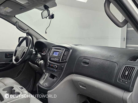 Hyundai Starex — photo 07